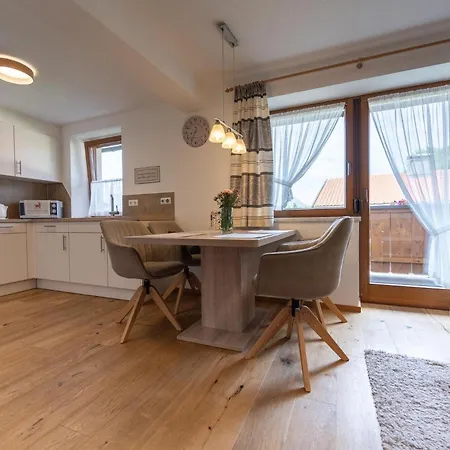 Gaestehaus Schwaiger - Lendgasse Apartment Kossen