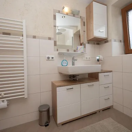 Gaestehaus Schwaiger - Lendgasse * Kössen