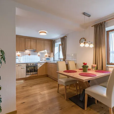 Gaestehaus Schwaiger - Lendgasse * Kössen