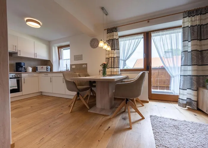 Gaestehaus Schwaiger - Lendgasse Apartment Kossen